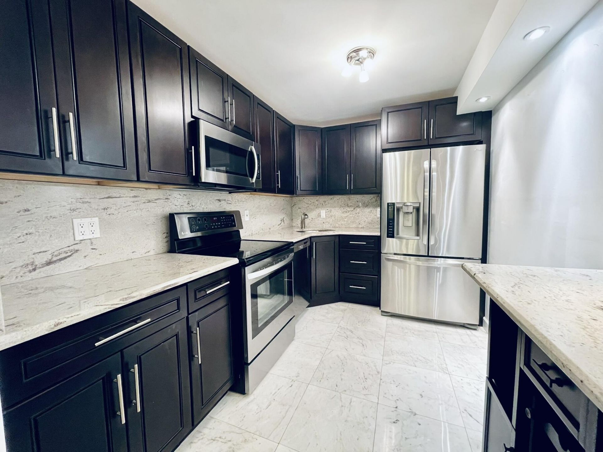 7000 NW 17th Street, Unit 203, Plantation, FL 33313 Photo
