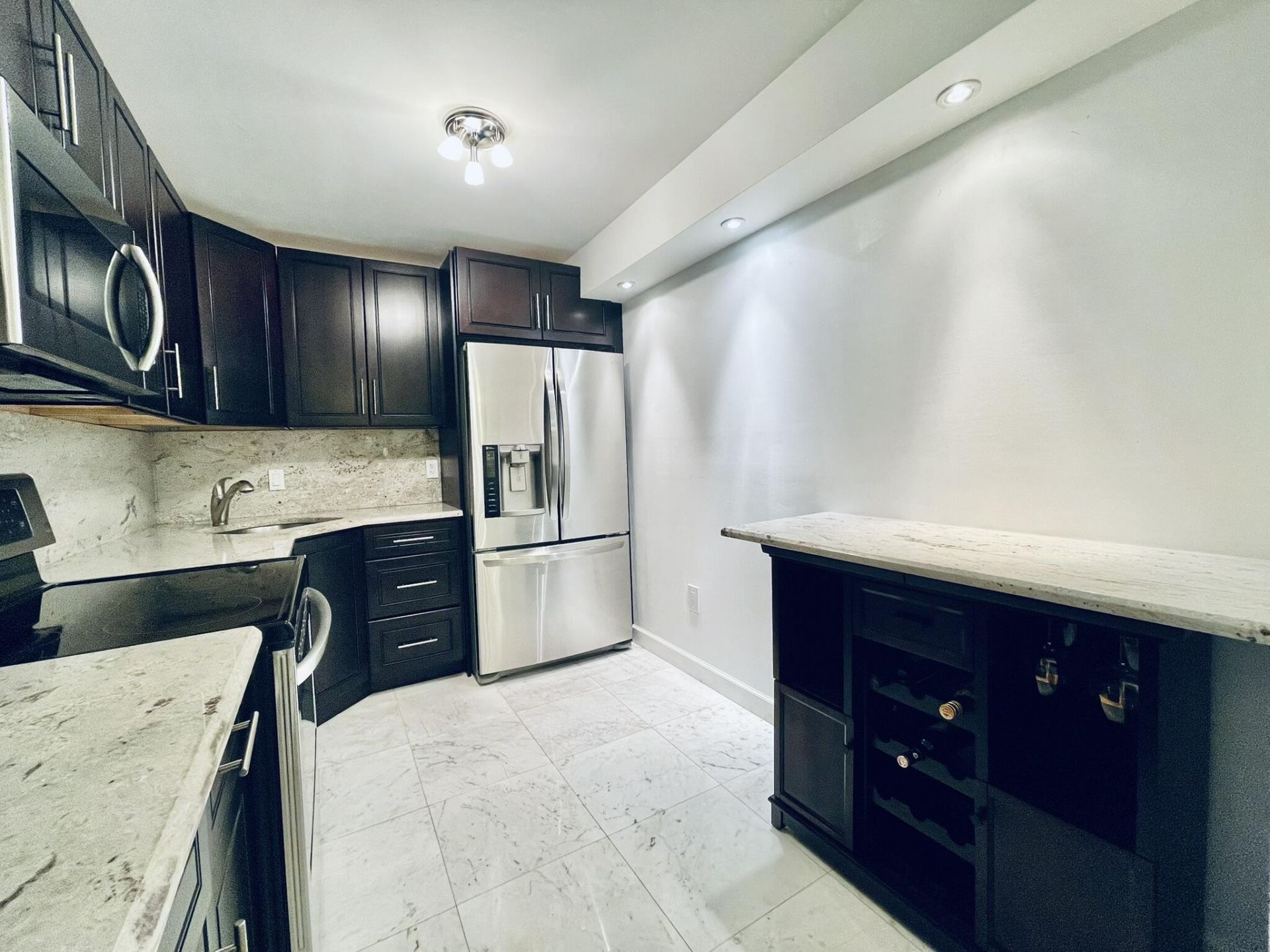 7000 NW 17th Street, Unit 203, Plantation, FL 33313 Photo
