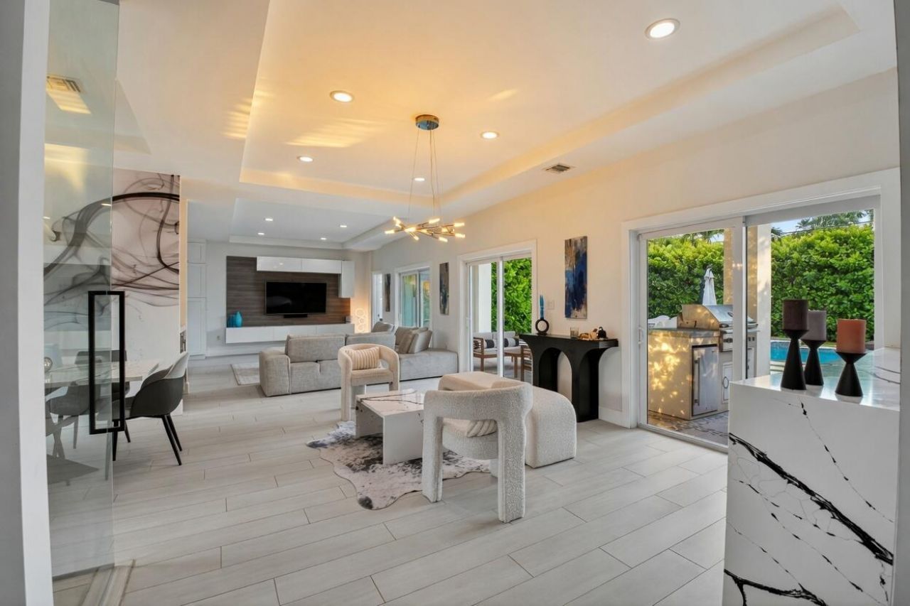 1044 NW 6th Drive, Boca Raton, FL 33486 Photo