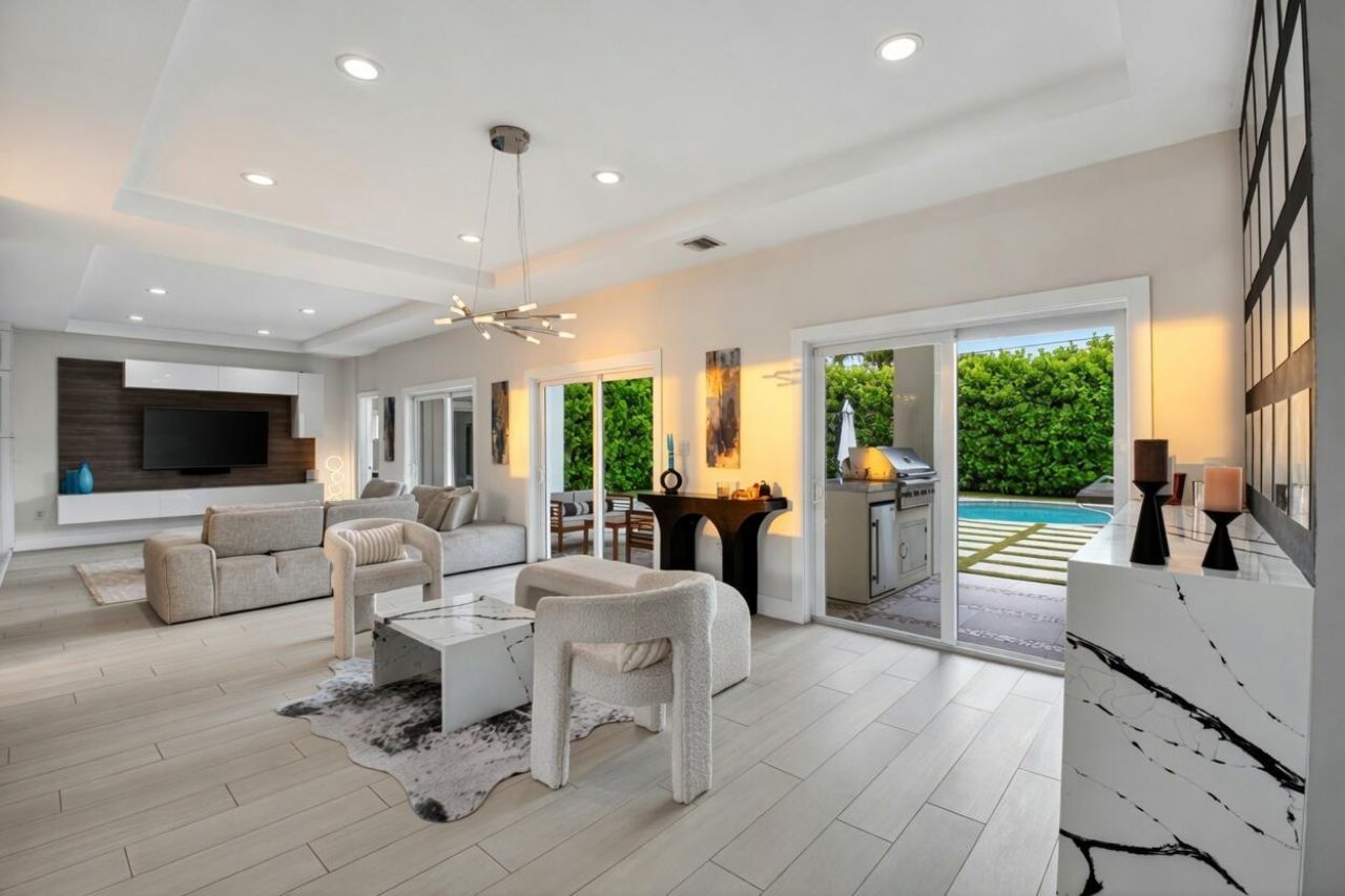1044 NW 6th Drive, Boca Raton, FL 33486 Photo