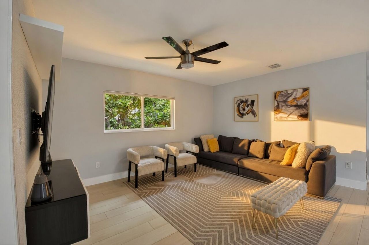 1044 NW 6th Drive, Boca Raton, FL 33486 Photo