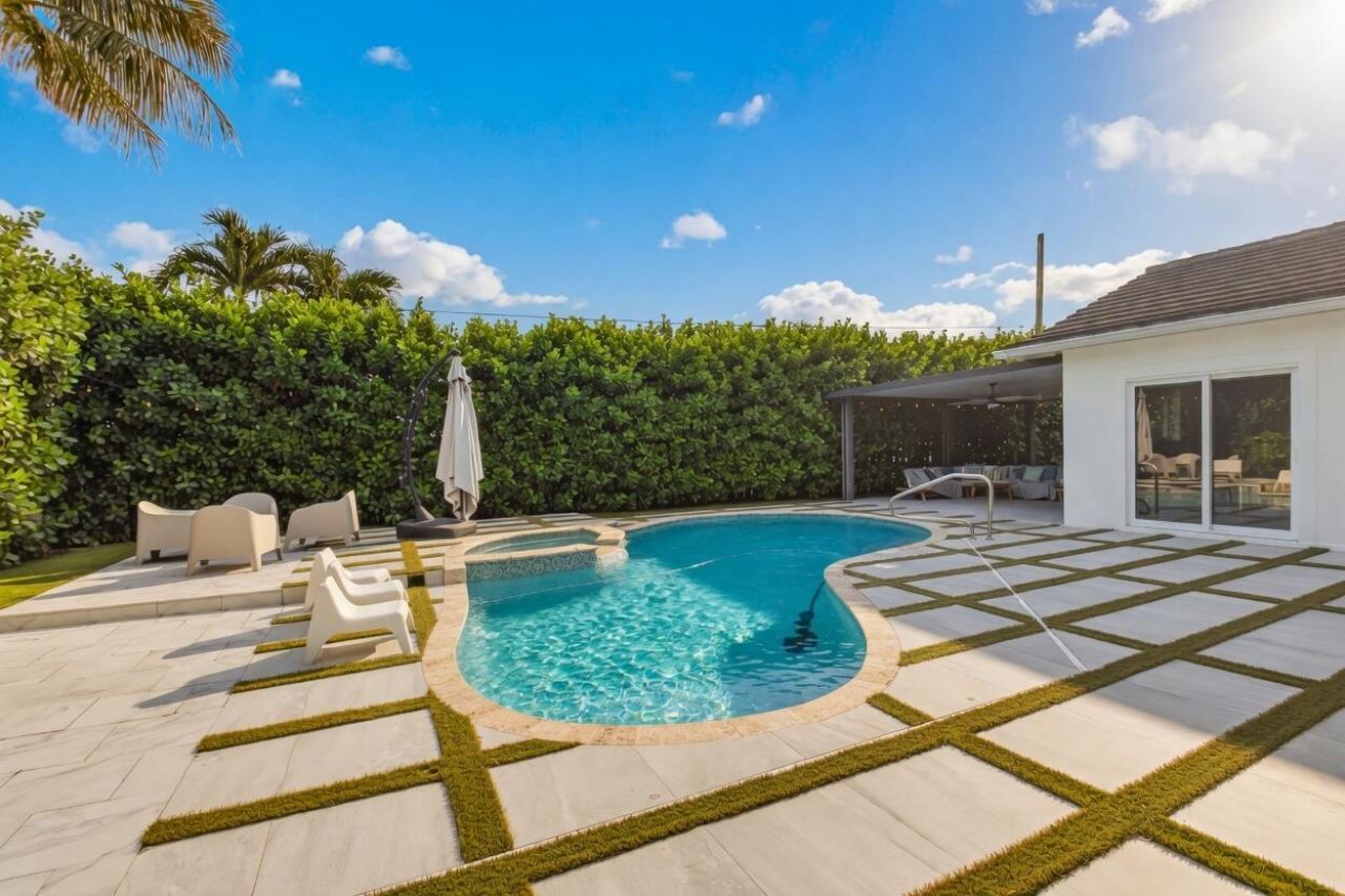 1044 NW 6th Drive, Boca Raton, FL 33486 Photo
