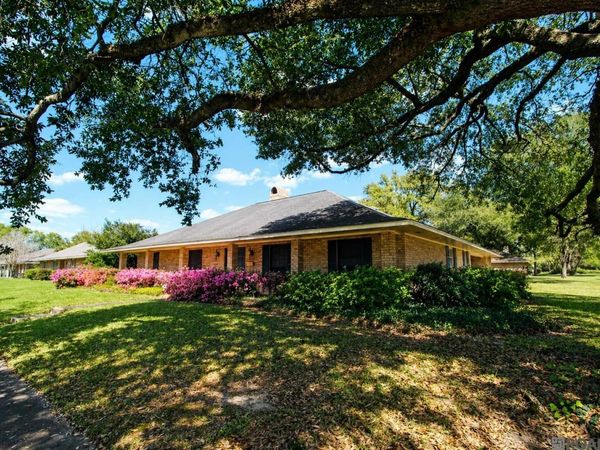 983 Hedgewood Dr, Baton Rouge, LA 70815