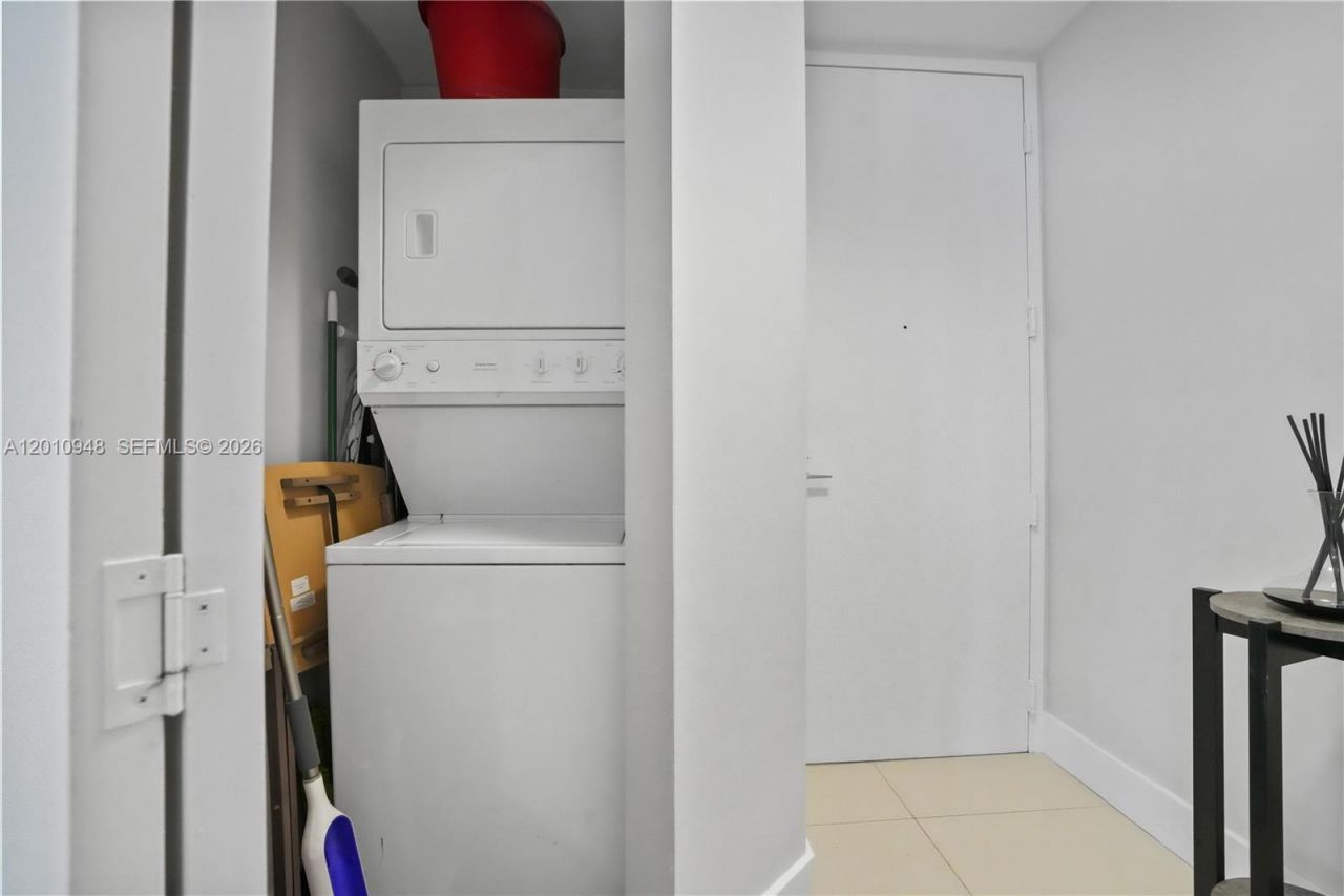 1111 SW 1st Ave, Unit 2325-N, Miami, FL 33130 Photo