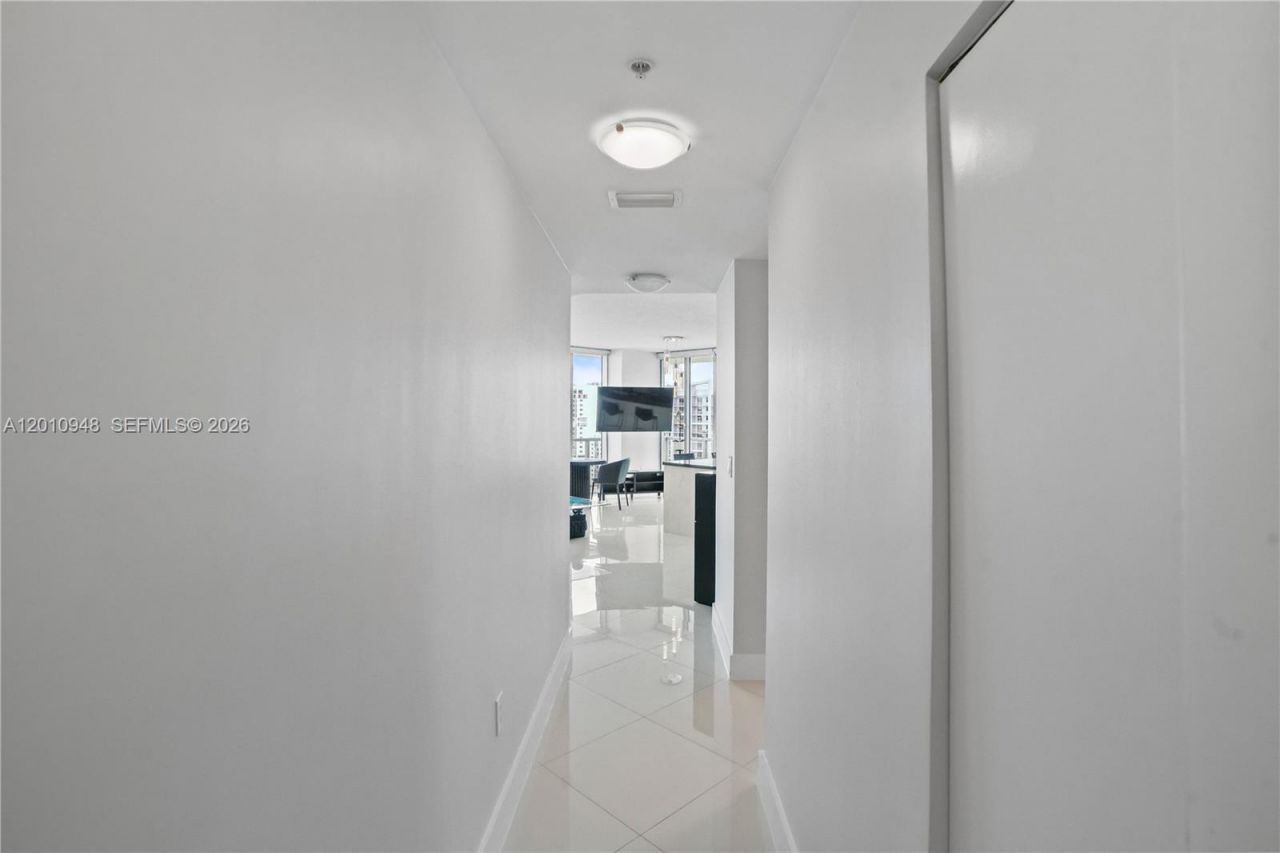1111 SW 1st Ave, Unit 2325-N, Miami, FL 33130 Photo