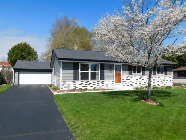 309 Judge Dr, Saukville, WI 53080