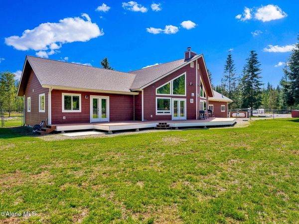 386 Ursa LN , Priest River, ID 83856