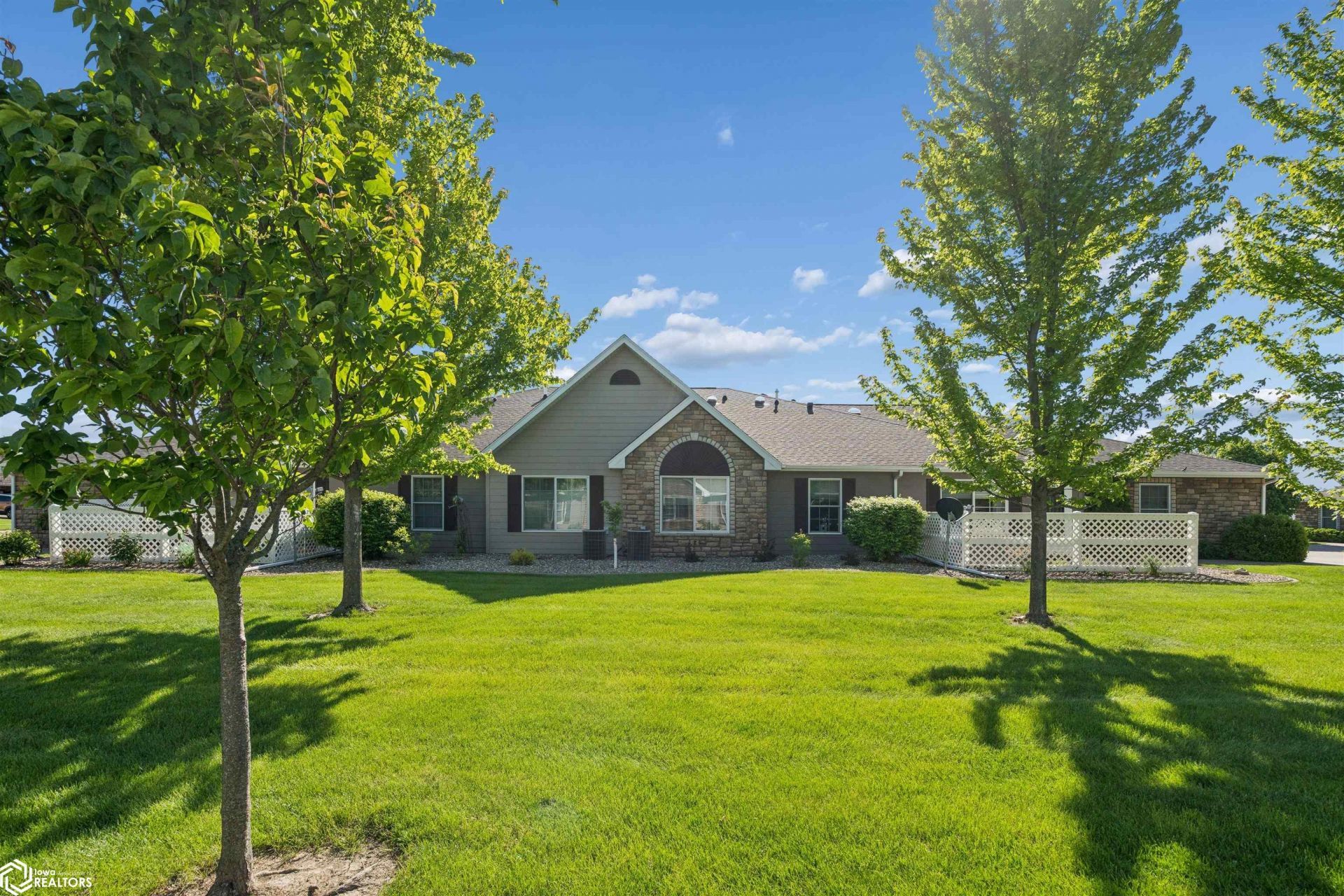 1701 E Greenwood Ln, Mount Pleasant, IA 52641 Main Photo