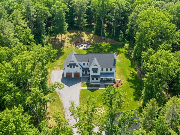 24 Old Stage Road, Hampton Falls, NH 03844