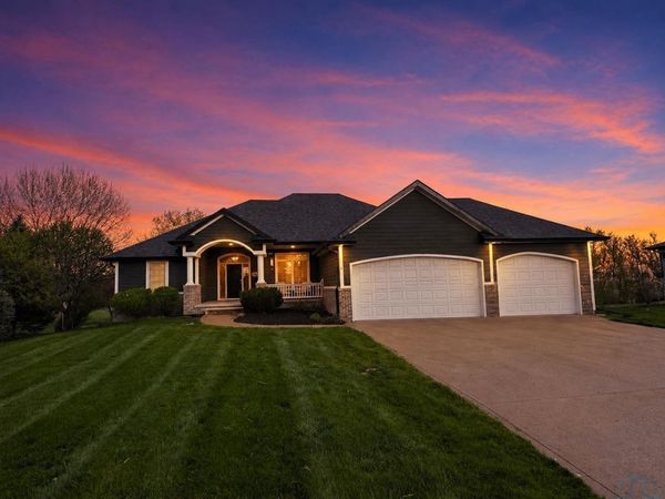 918 Wynstone Dr, Wynstone, SD 57038