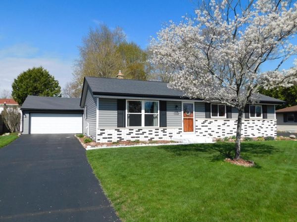 309 Judge DRIVE, Saukville, WI 53080