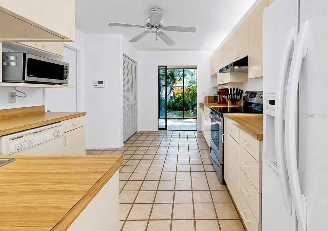 948 Winter Garden Drive, Sarasota, FL 34243 Photo