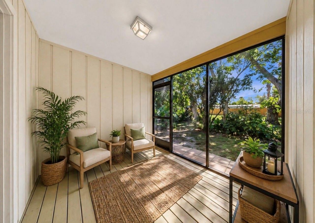 948 Winter Garden Drive, Sarasota, FL 34243 Photo