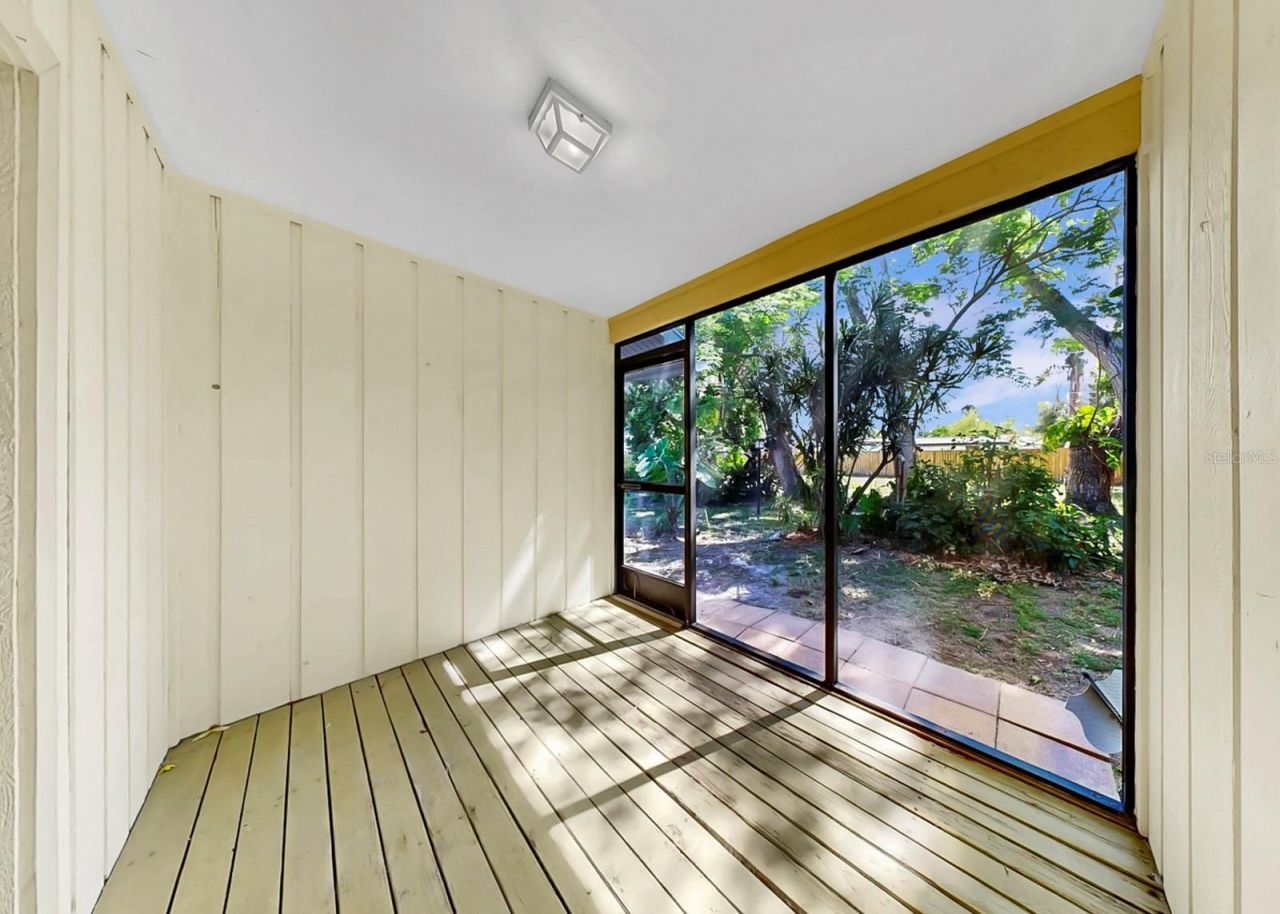 948 Winter Garden Drive, Sarasota, FL 34243 Photo