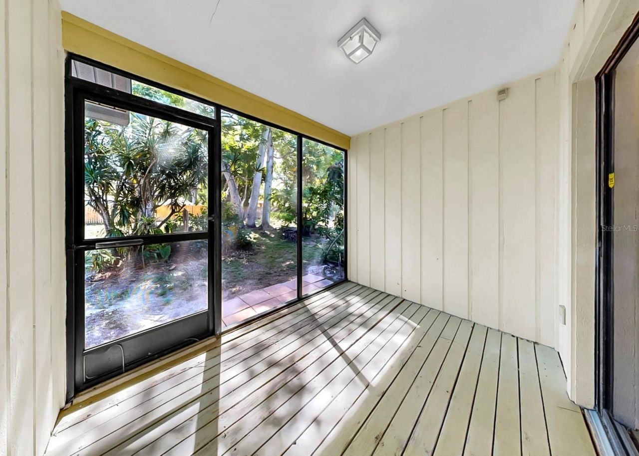 948 Winter Garden Drive, Sarasota, FL 34243 Photo
