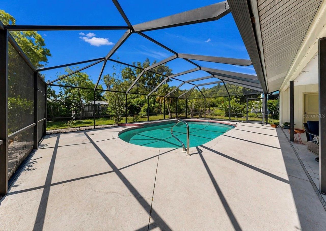 948 Winter Garden Drive, Sarasota, FL 34243 Photo