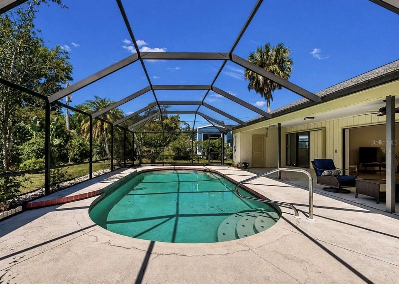 948 Winter Garden Drive, Sarasota, FL 34243 Photo