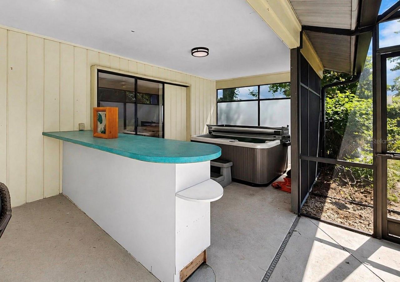 948 Winter Garden Drive, Sarasota, FL 34243 Photo
