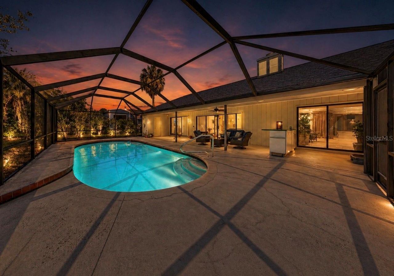 948 Winter Garden Drive, Sarasota, FL 34243 Photo