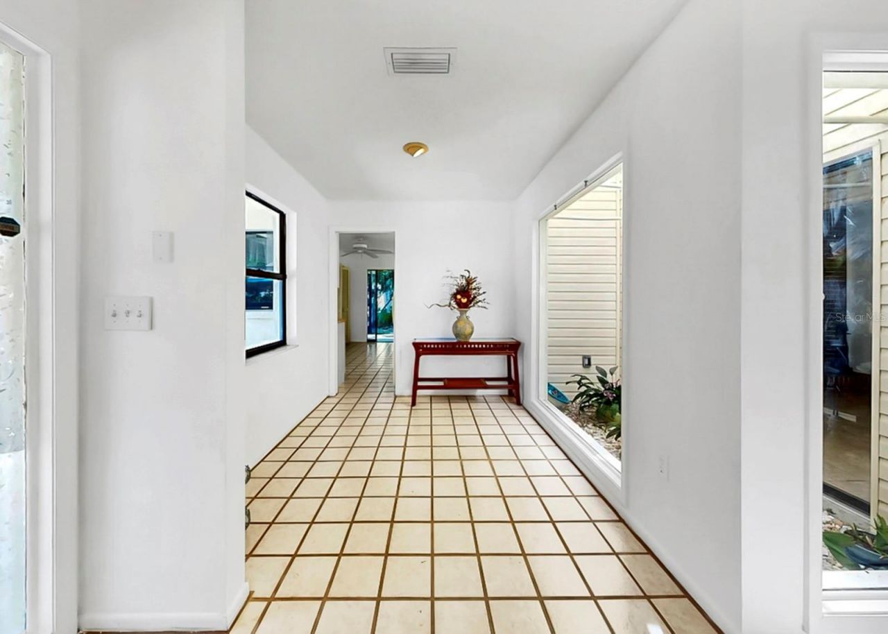 948 Winter Garden Drive, Sarasota, FL 34243 Photo