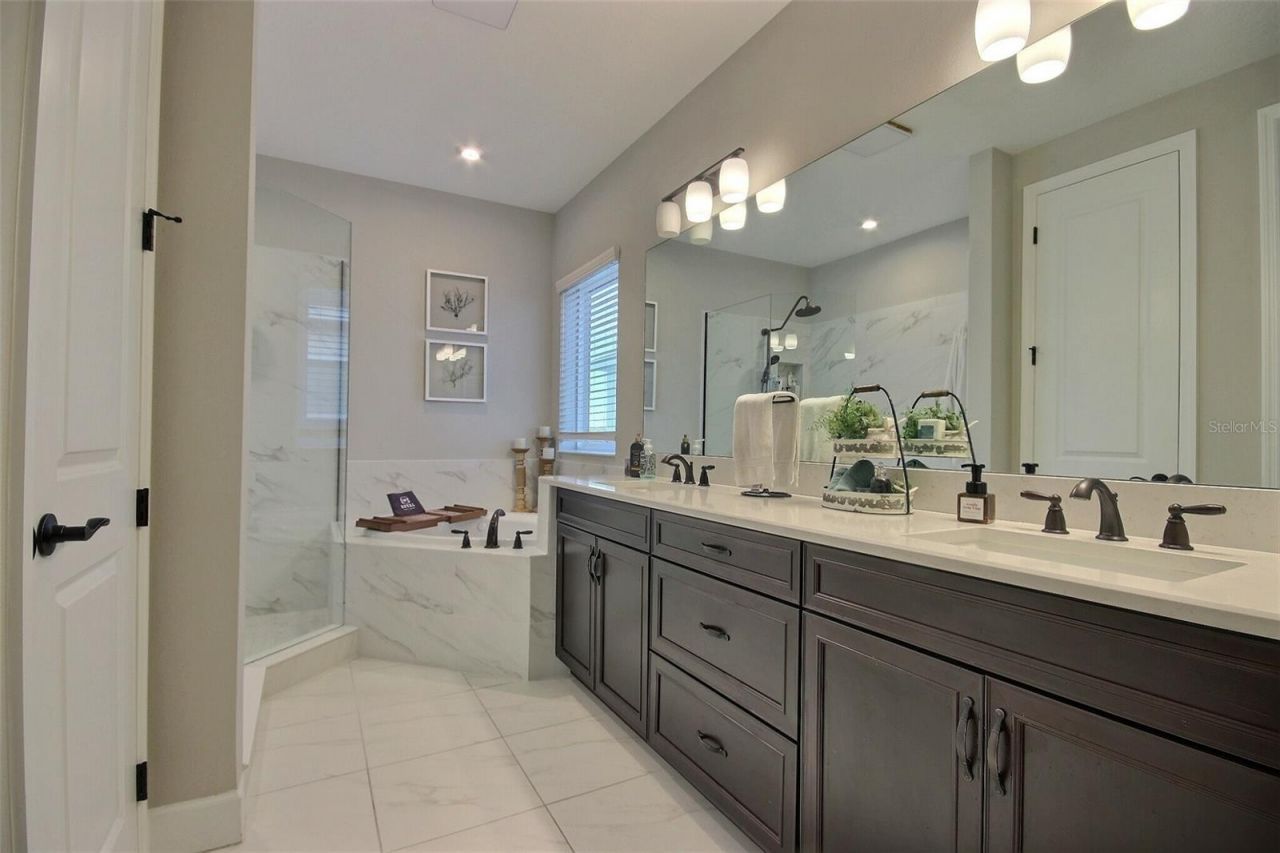 10563 Piedra Dr, Palmetto, FL 34221 Photo