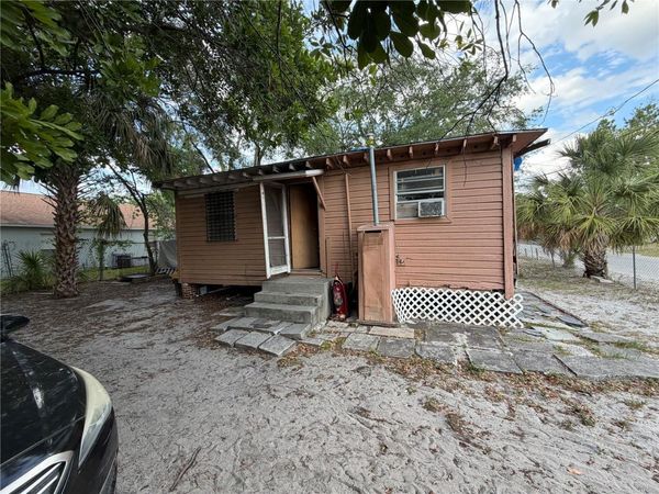 TAMPA, FL 33605