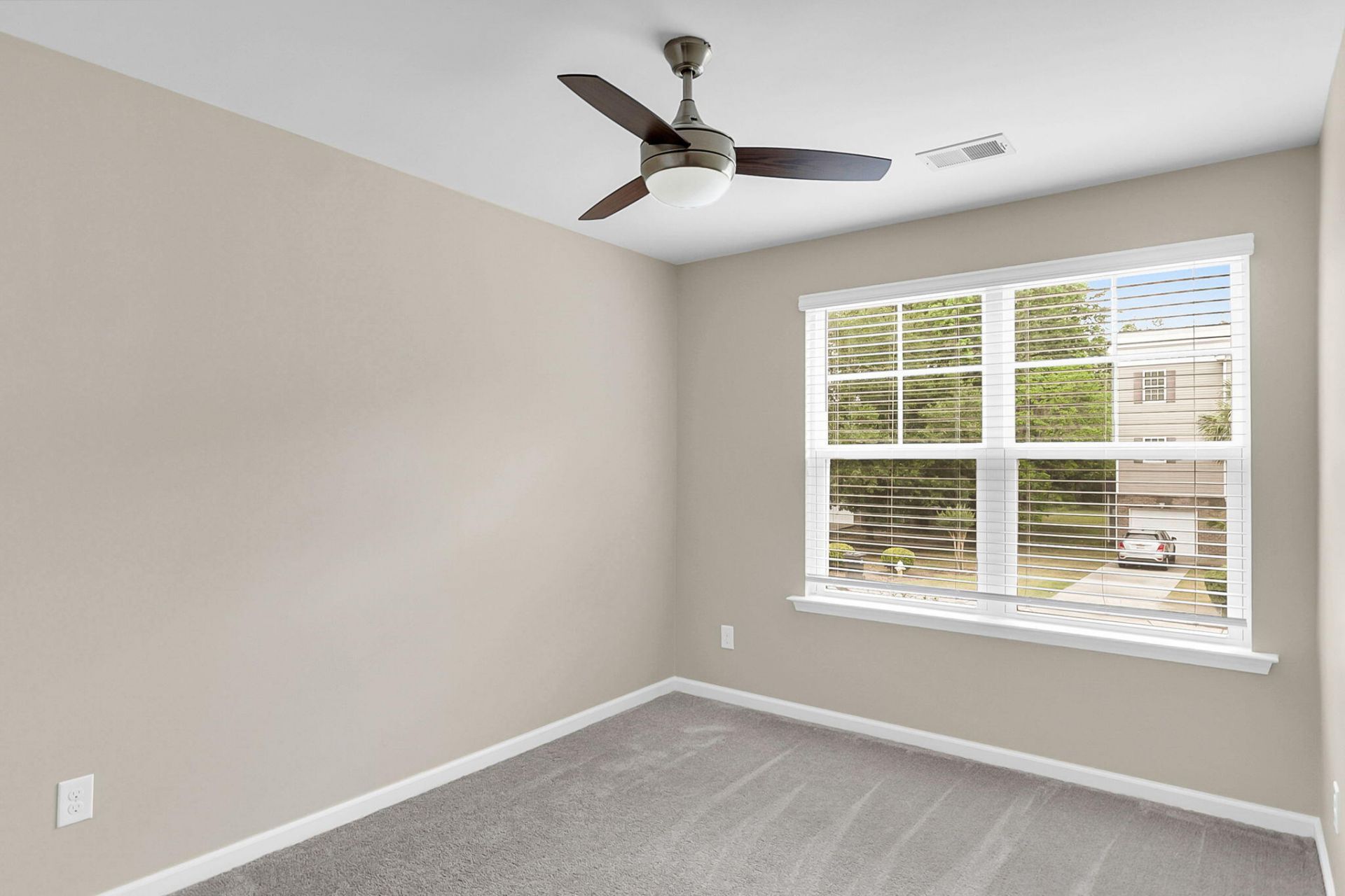 4613 Palm View Circle Photo 18