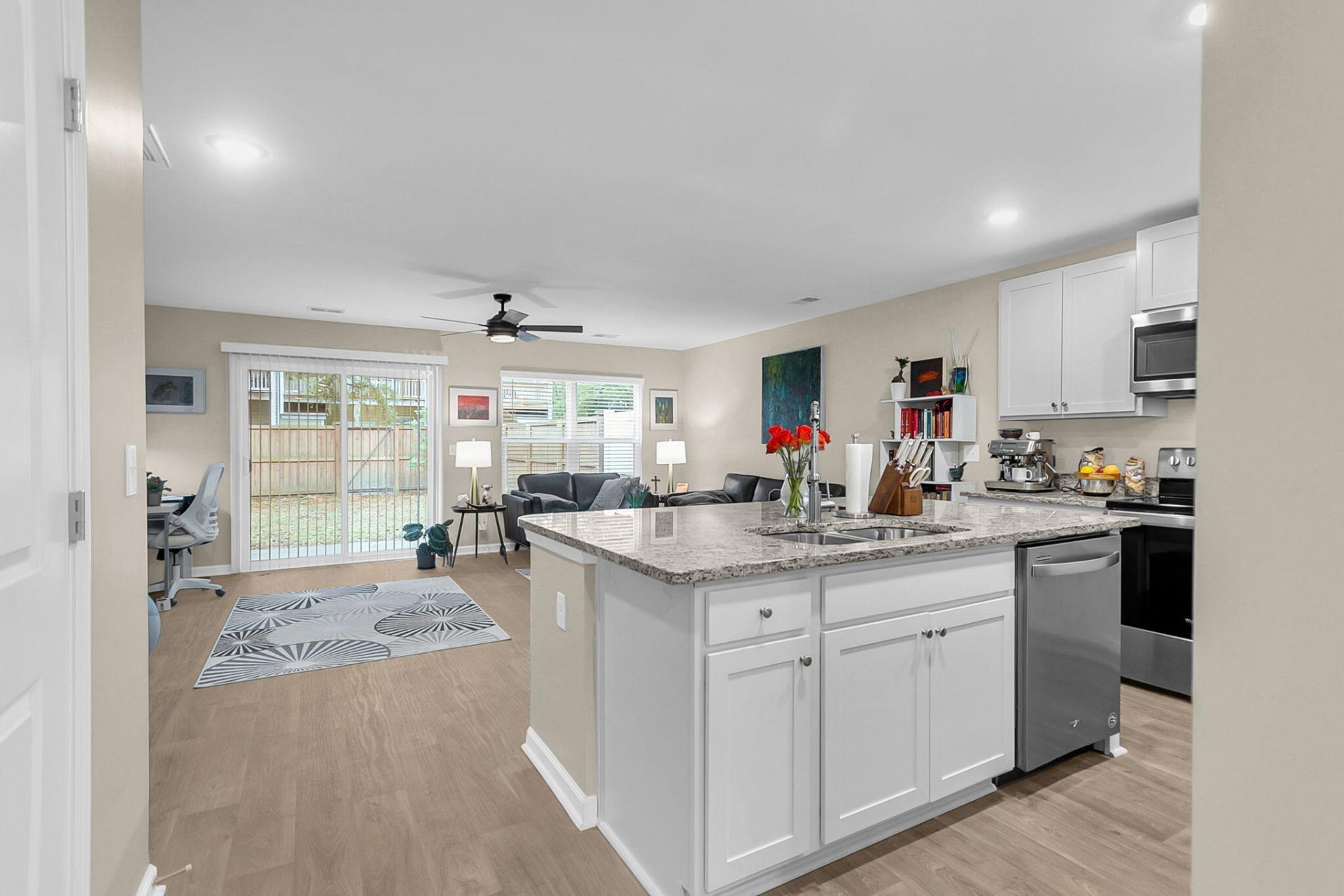 4613 Palm View Circle Photo 5