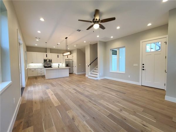 907 E 44th ST, Unit B, Austin, TX 78751
