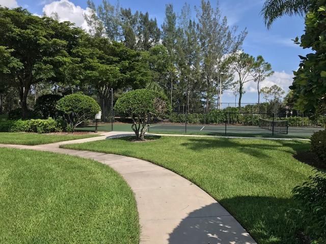 700 S Crestwood Ct Court S, Unit 708, Royal Palm Beach, FL 33411 Photo