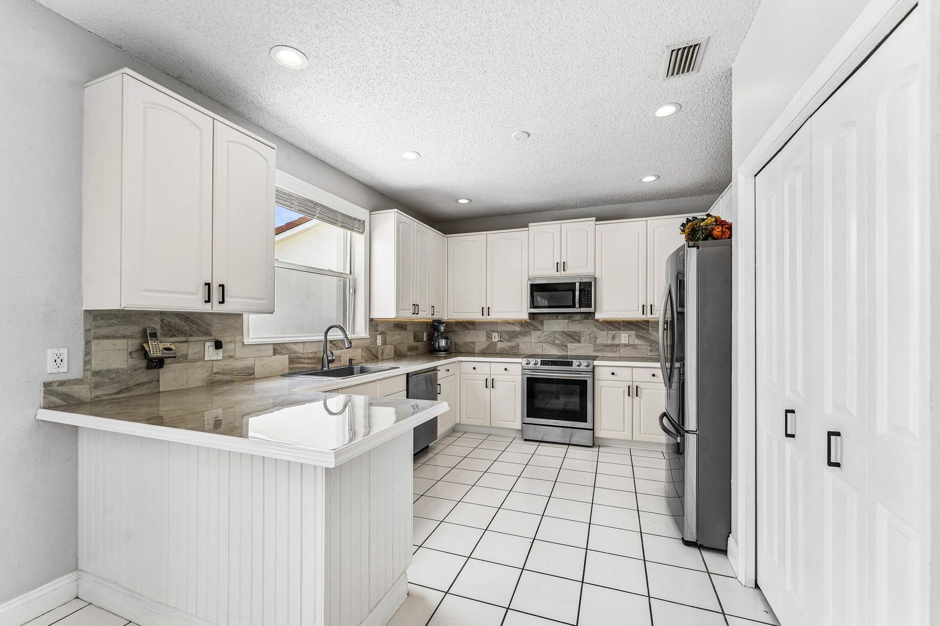 18250 Blue Lake Way, Boca Raton, FL 33498 Photo