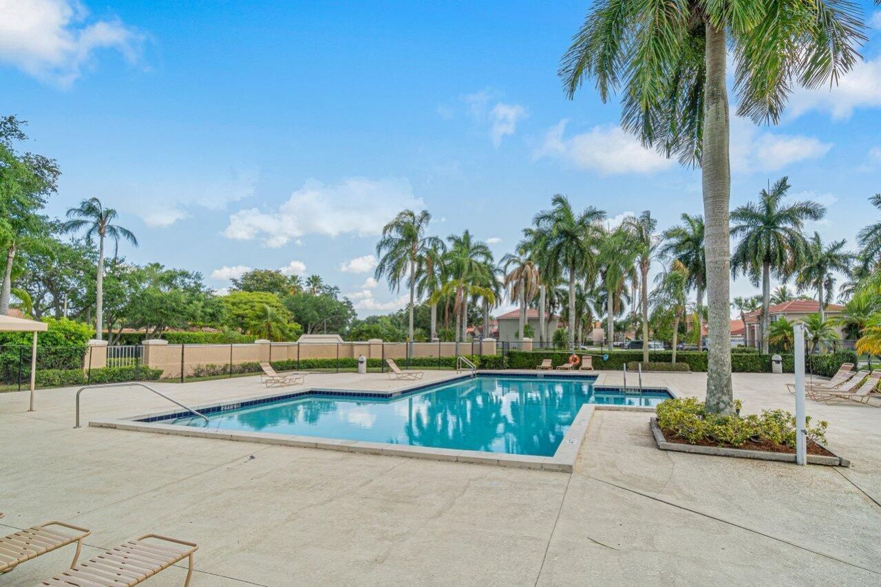 18250 Blue Lake Way, Boca Raton, FL 33498 Photo