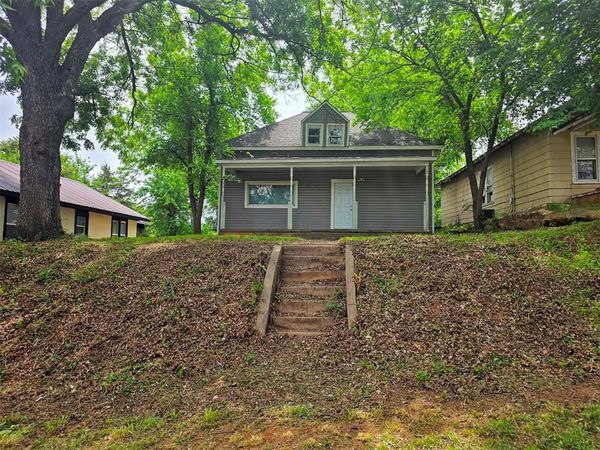 907 W Minnesota Avenue, Chickasha, OK 73018