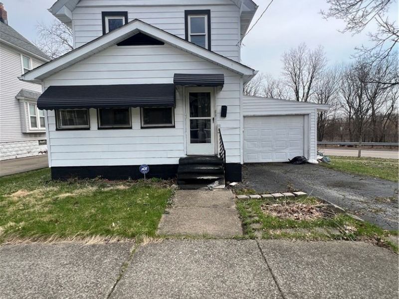 2277 5th Street SW, Akron, OH 44314 Photo 1
