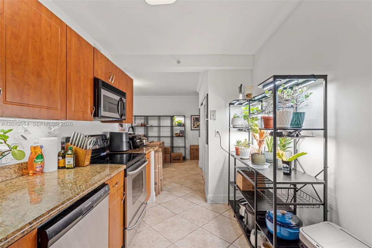 401 69th St, Unit 605, Miami Beach, FL 33141 Photo