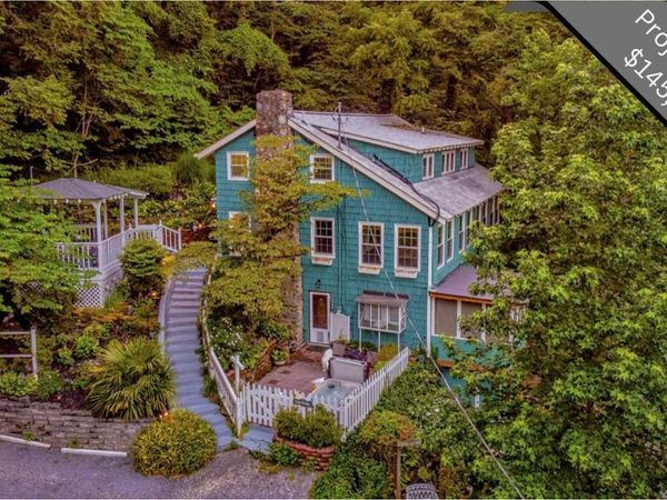 204 Hill Street, Gatlinburg, TN 37738