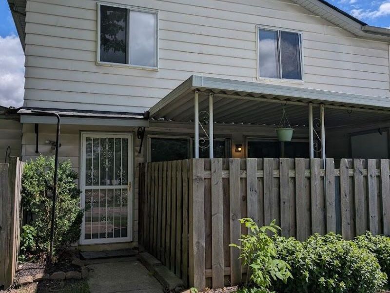 2440 Burgandy Lane , Unit B, Columbus, OH 43232 Photo 1