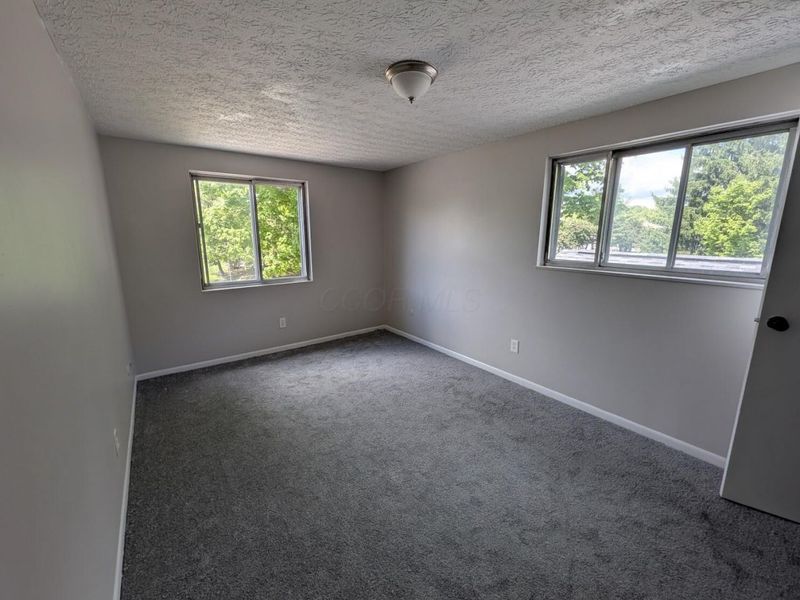 2440 Burgandy Lane , Unit B, Columbus, OH 43232 Photo 12