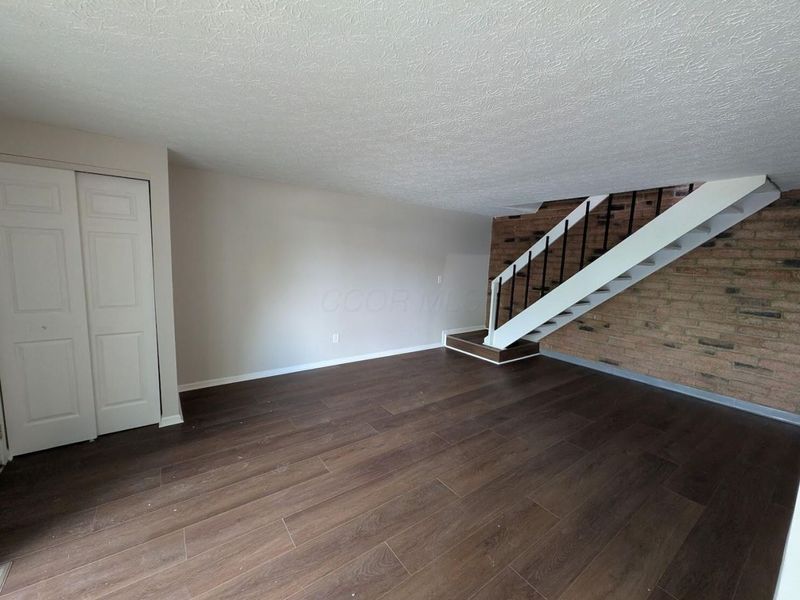 2440 Burgandy Lane , Unit B, Columbus, OH 43232 Photo 2