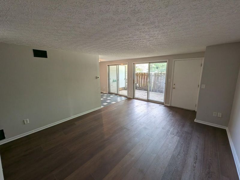 2440 Burgandy Lane , Unit B, Columbus, OH 43232 Photo 4