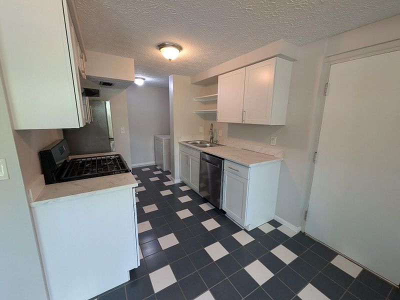 2440 Burgandy Lane , Unit B, Columbus, OH 43232 Photo 6