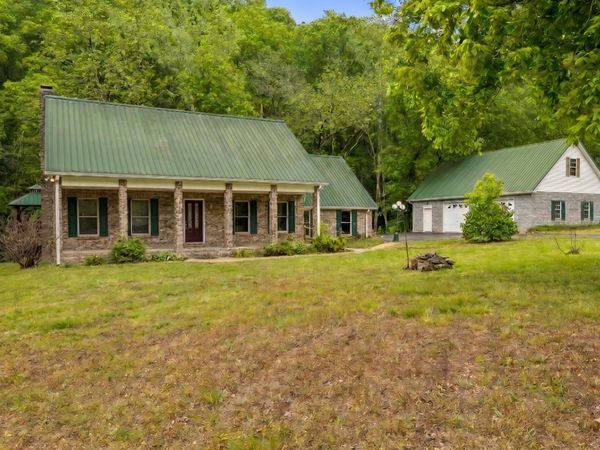 831 Defeated Creek Rd , Centerville, TN 37033