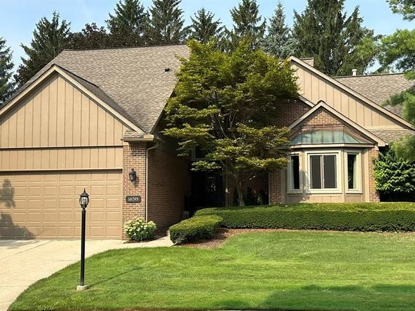 16795 Country Knoll Drive, Northville Twp, MI 48168