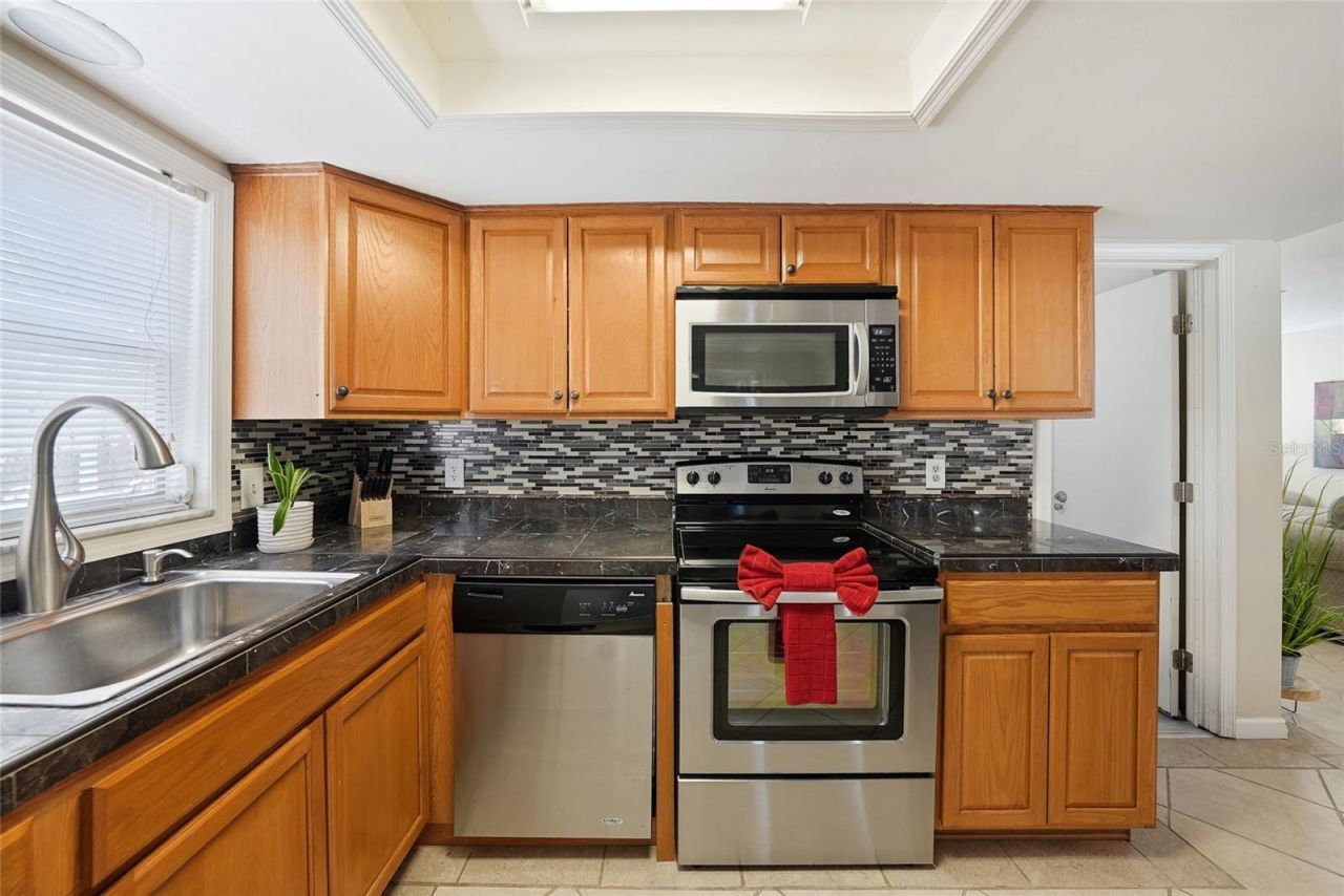 9146 Whitman Lane, Port Richey, FL 34668 Photo