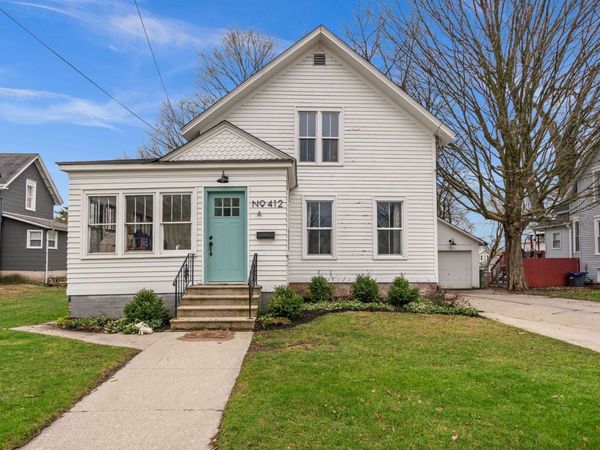 412 W High Street , Sycamore, IL 60178