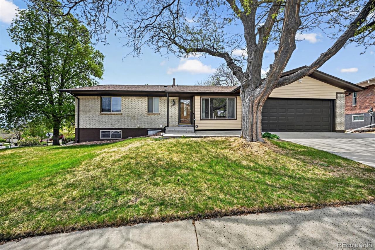 13822 W Montana Avenue, Lakewood, CO 80228 Main Photo