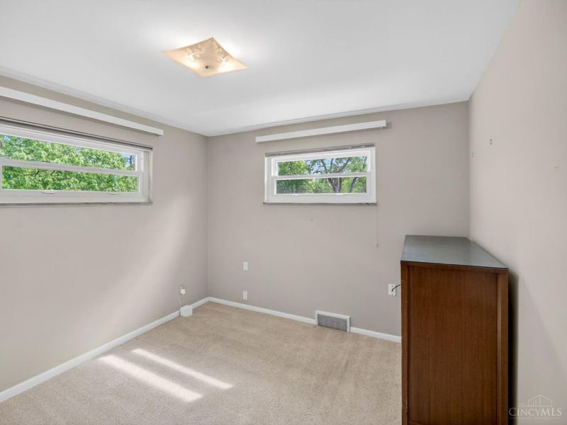 5 Jewel Lane, Greenhills, OH 45218 Photo 10