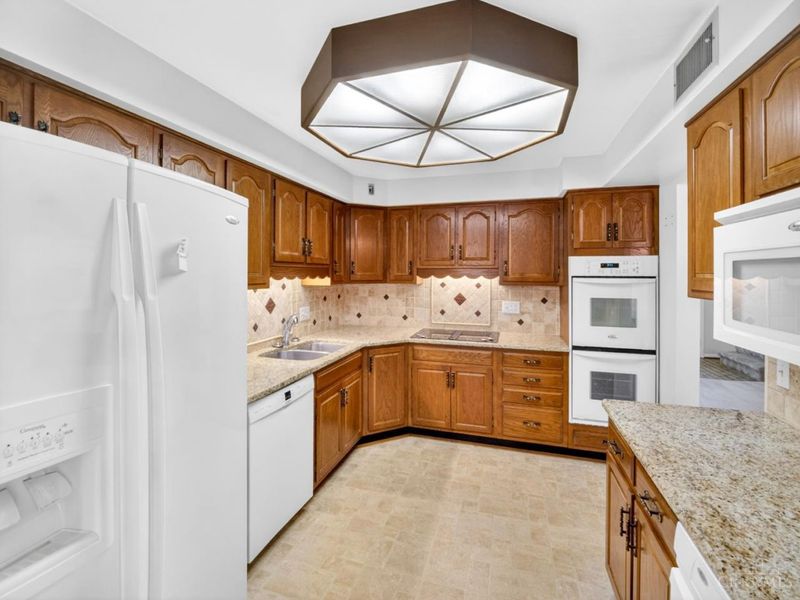 5 Jewel Lane, Greenhills, OH 45218 Photo 6
