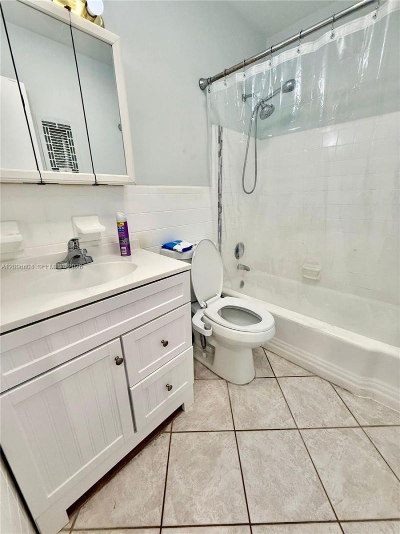 800 SW 11th Ave , Unit 19A, Hallandale Beach, FL 33009 Photo