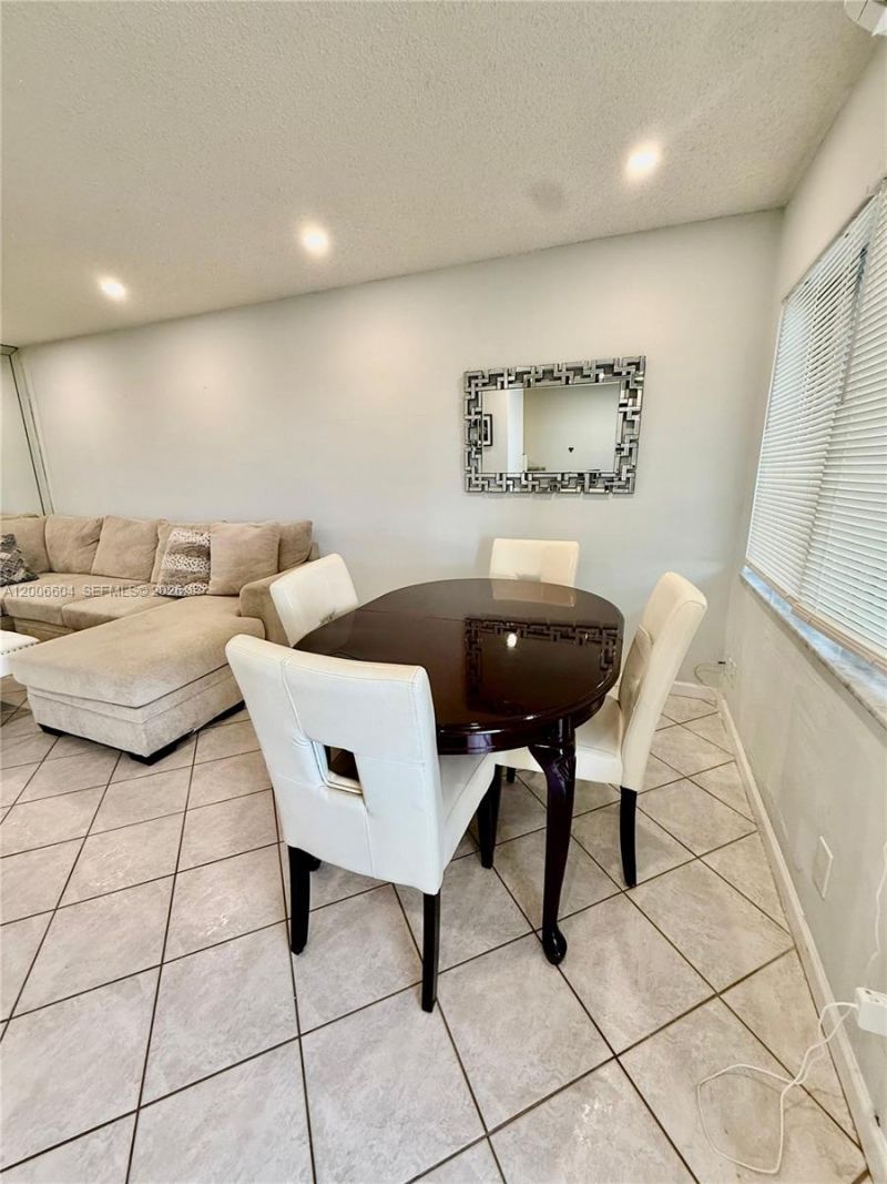800 SW 11th Ave , Unit 19A, Hallandale Beach, FL 33009 Photo